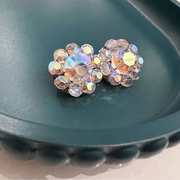 Iridescent Vintage MCM Aurora Borealis Crystal Beaded Cluster Clip On Earrings - Picture 2 of 4